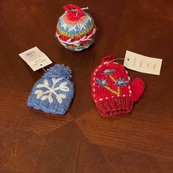 Handmade 100% Wool Knit Christmas Ornaments Set - Mitten Hat & Ball Decoration - Picture 8 of 8